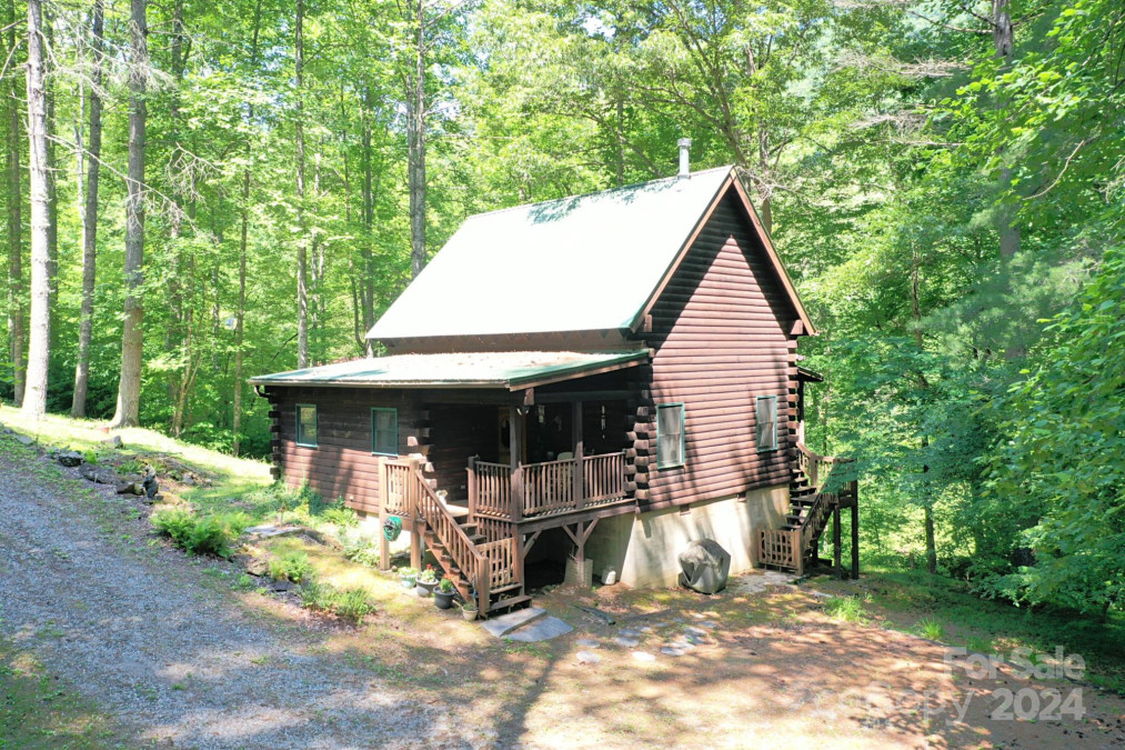 107 Cabin Rg Sylva, NC 28723