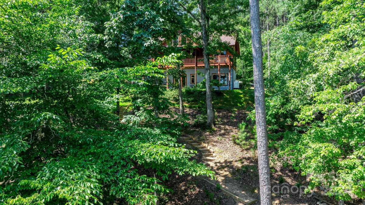 1040 Paso Fino Ln Connelly Springs, NC 28612