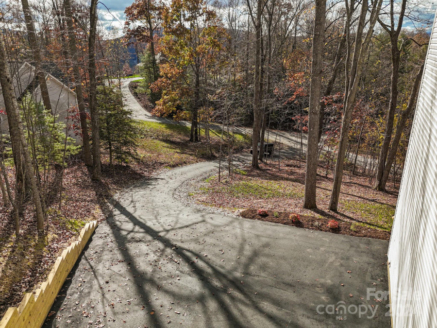 50 Coopers Dr Hendersonville, NC 28739