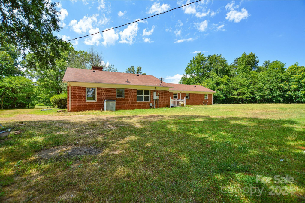 6490 Nc Hwy 135 Hw Stoneville, NC 27048