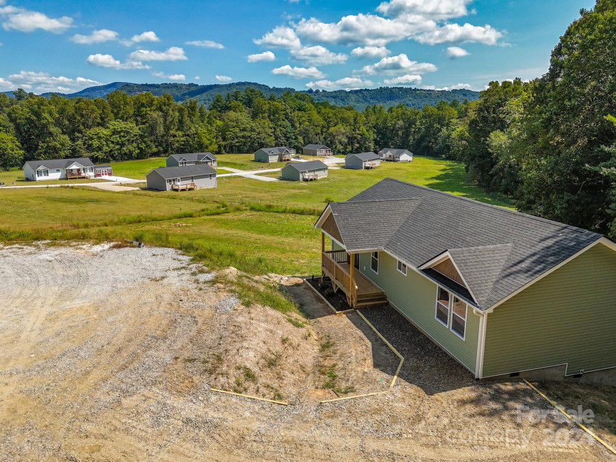 67 Owls Nest Ln Hendersonville, NC 28792