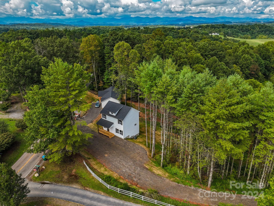 5 Greenridge Rd Weaverville, NC 28787