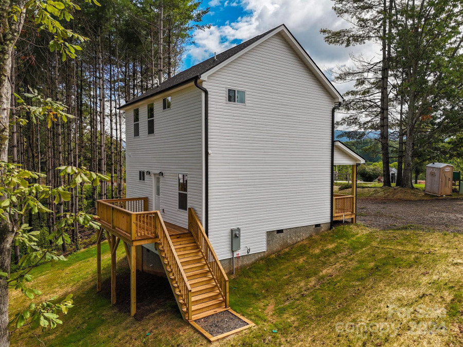 5 Greenridge Rd Weaverville, NC 28787