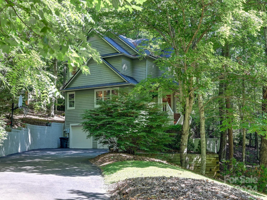 85 Laurel Creek Dr Asheville, NC 28803