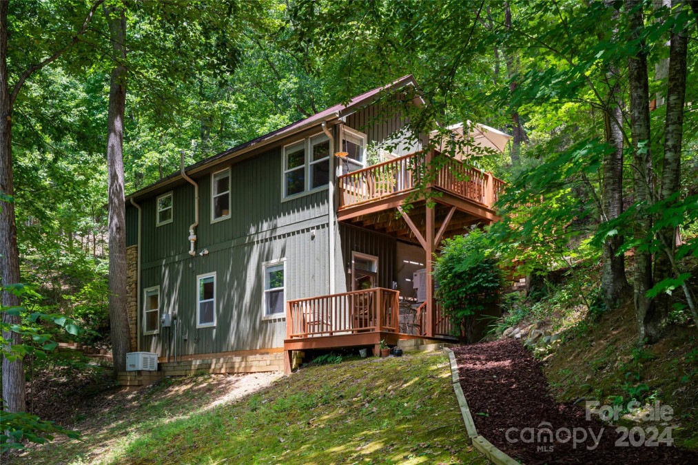 54 Piney Branch Dr Candler, NC 28715