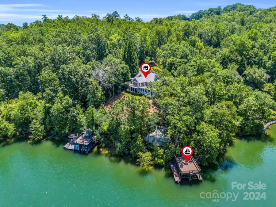 197 Hawthorne Dr Lake Lure, NC 28746