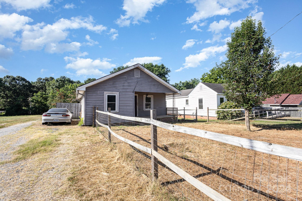 224 Blacksnake Rd Stanley, NC 28164