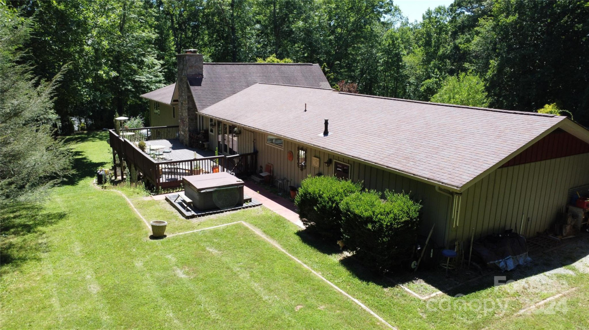 246 Woods Edge Rd Waynesville, NC 28786