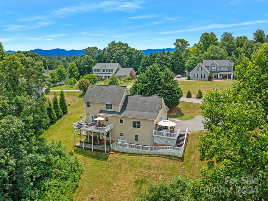 66 Azalea Dr Weaverville, NC 28787