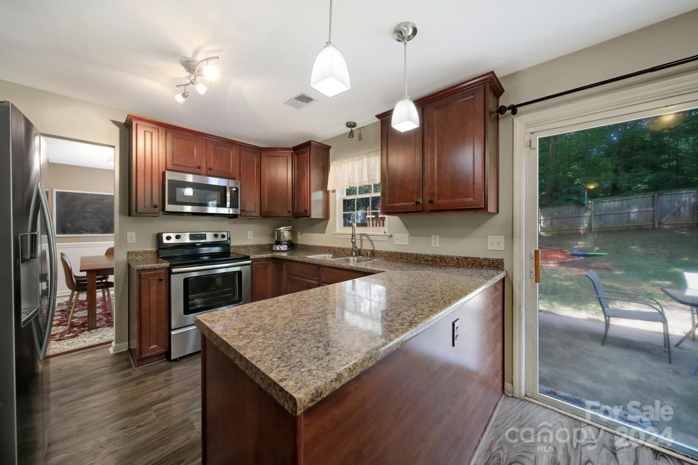 8610 Kirkley Glen Ln Charlotte, NC 28215