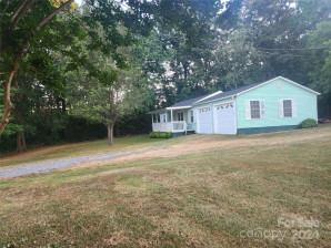 3004 Goble Rd Hiddenite, NC 28636