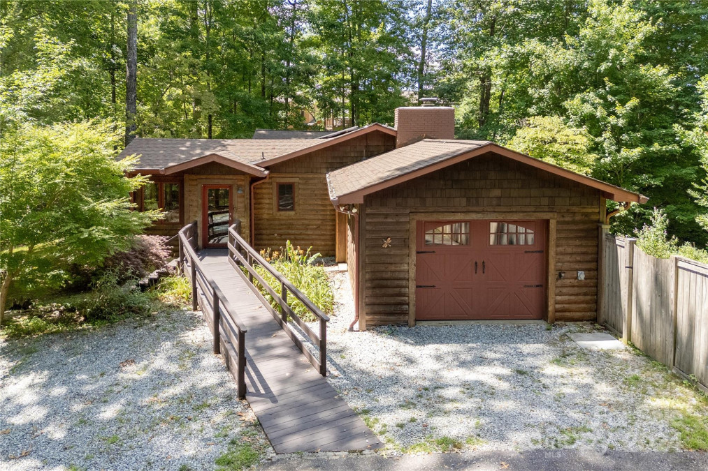 64 Scarlett Dr Pisgah Forest, NC 28768