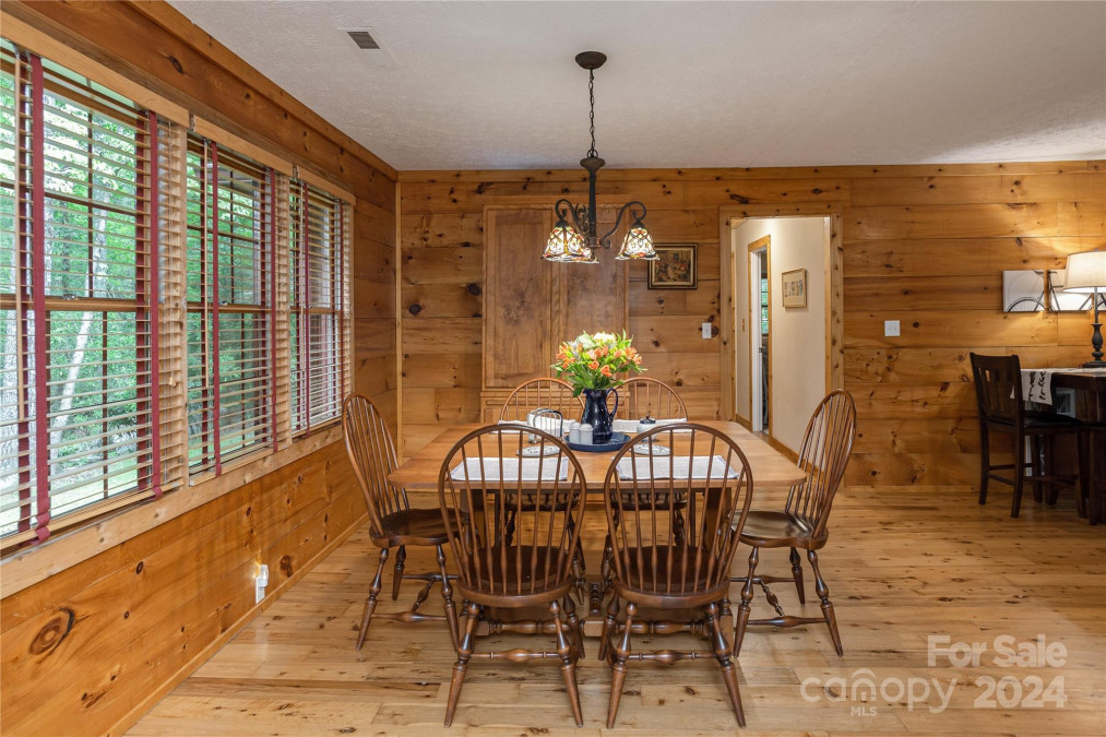 64 Scarlett Dr Pisgah Forest, NC 28768