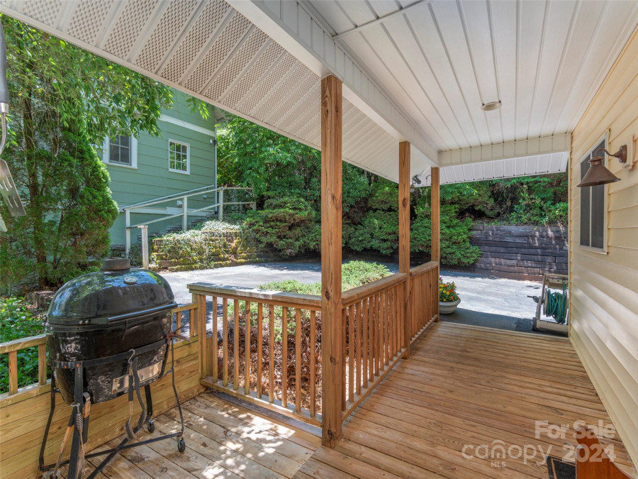 71 Wilcox Dr Waynesville, NC 28785