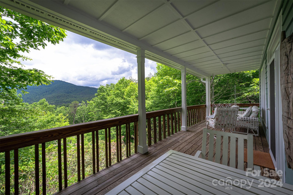 189 Hilltop Rd Black Mountain, NC 28711