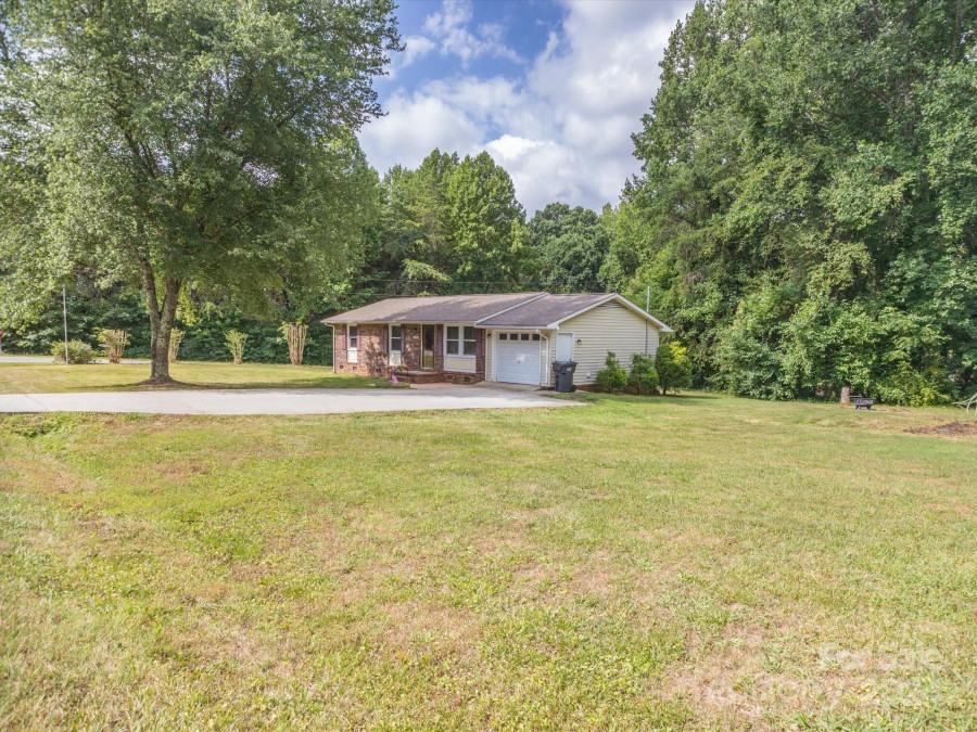 329 Cooper Farm Rd Statesville, NC 28625