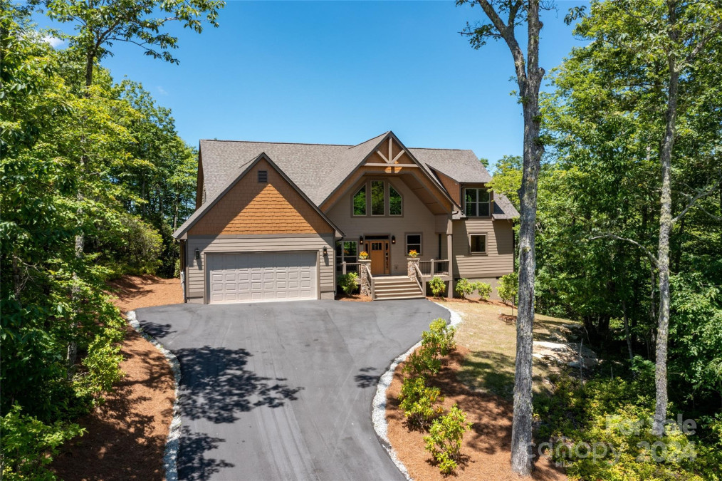 100 Tiger Paw Ln Sapphire, NC 28774