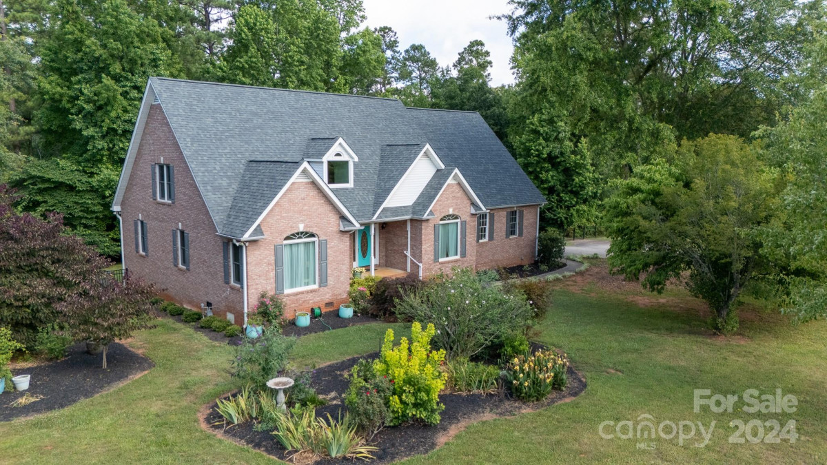 912 Silver Charm Ln York, SC 29745