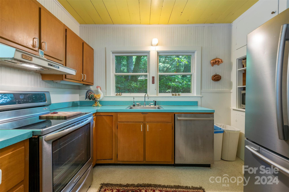 224 Virginia Rd Montreat, NC 28757