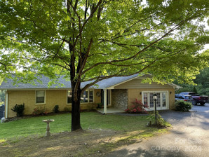 159 Amble Ln Fletcher, NC 28732