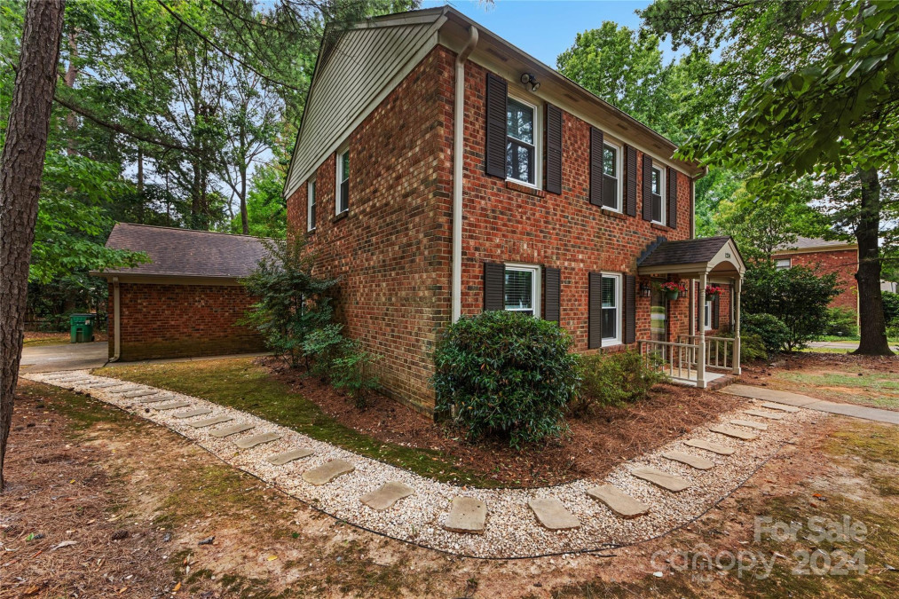 1234 Berry Ridge Rd Charlotte, NC 28270