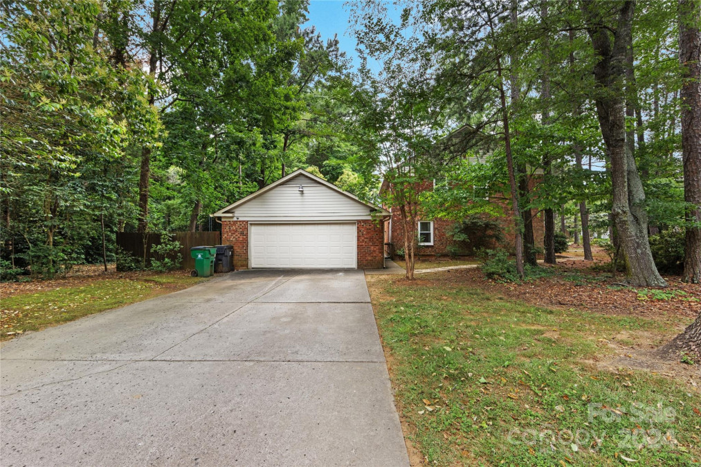 1234 Berry Ridge Rd Charlotte, NC 28270