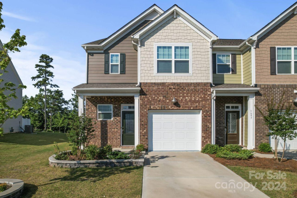 1655 Corwin Bend Rd Tega Cay, SC 29708