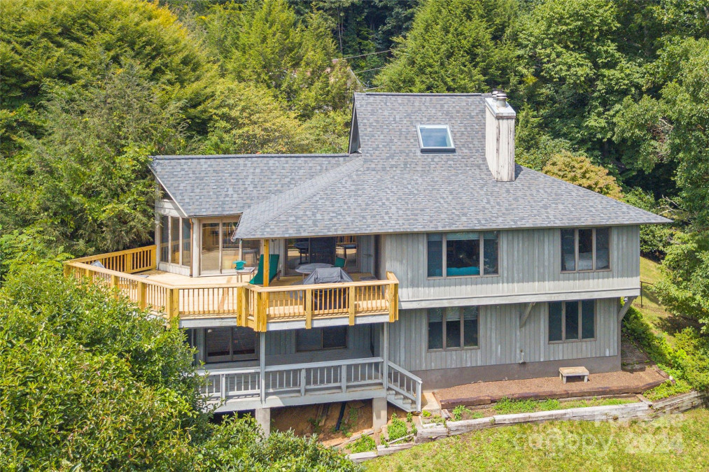 931 Scenic Cir Waynesville, NC 28786