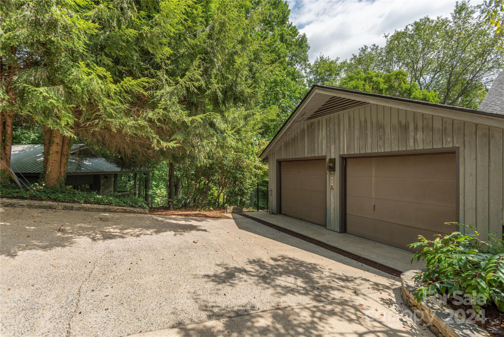 931 Scenic Cir Waynesville, NC 28786