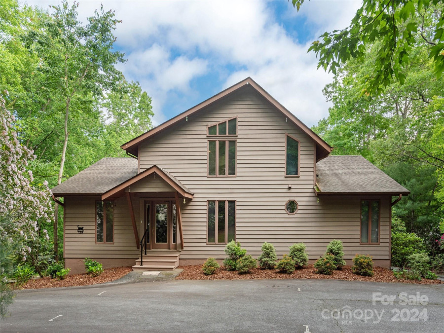 129 Adventure Trl Mills River, NC 28759