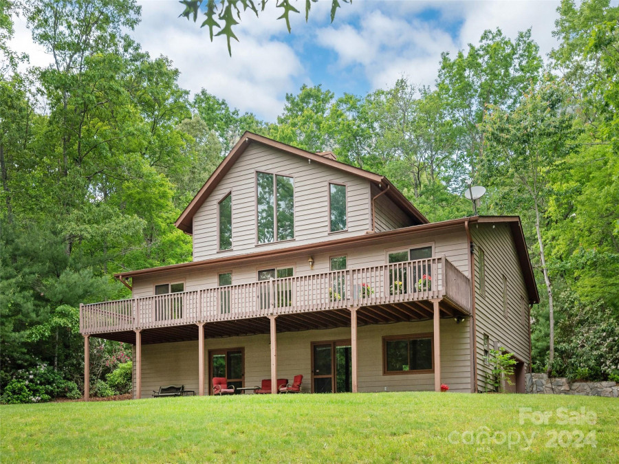 129 Adventure Trl Mills River, NC 28759