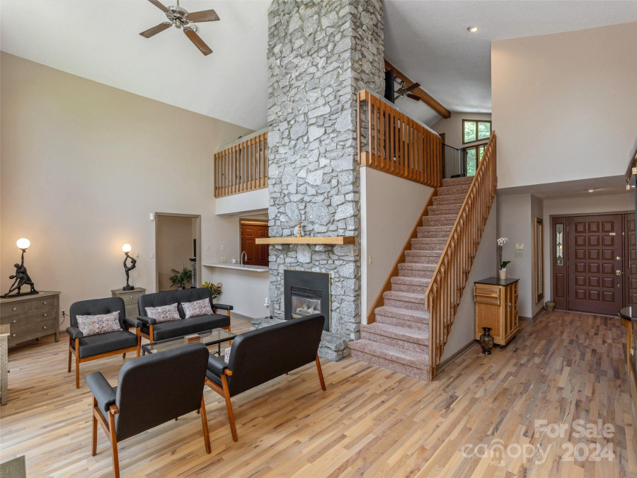 129 Adventure Trl Mills River, NC 28759