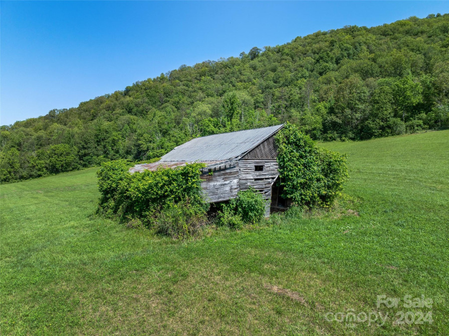 1384 Barnardsville Hw Barnardsville, NC 28709