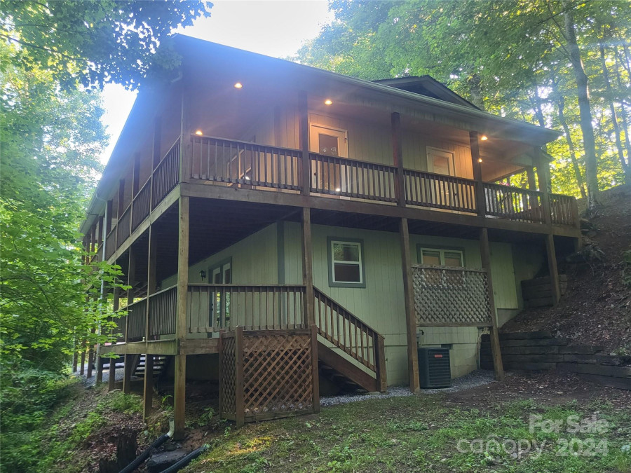 73 Hiking Trail Dr Burnsville, NC 28714