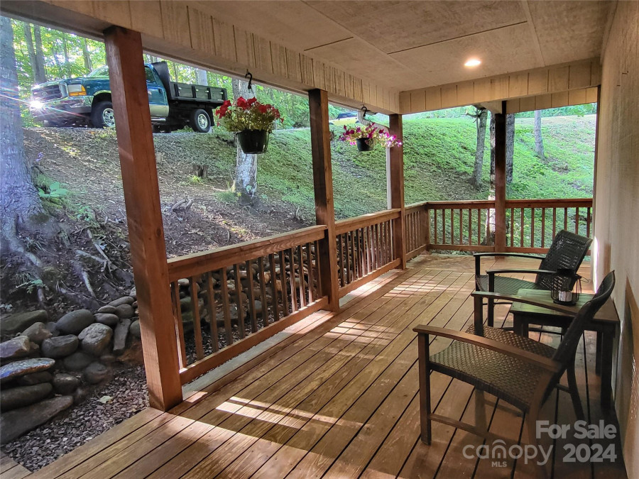 73 Hiking Trail Dr Burnsville, NC 28714