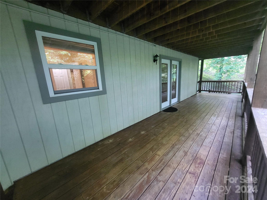 73 Hiking Trail Dr Burnsville, NC 28714