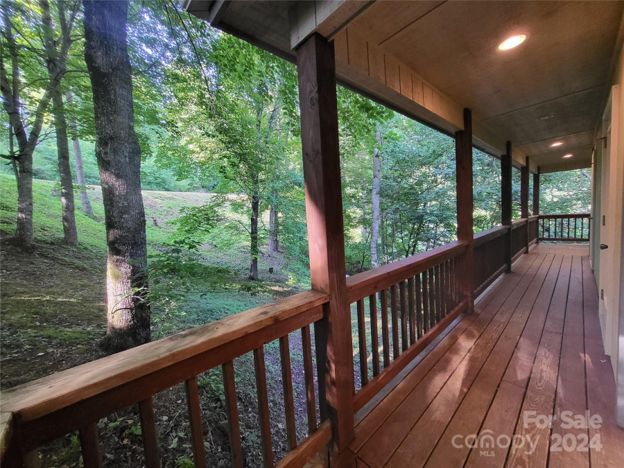 73 Hiking Trail Dr Burnsville, NC 28714