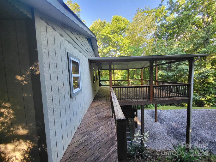 73 Hiking Trail Dr Burnsville, NC 28714