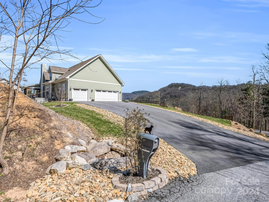 134 Willow Stone Way Hendersonville, NC 28792