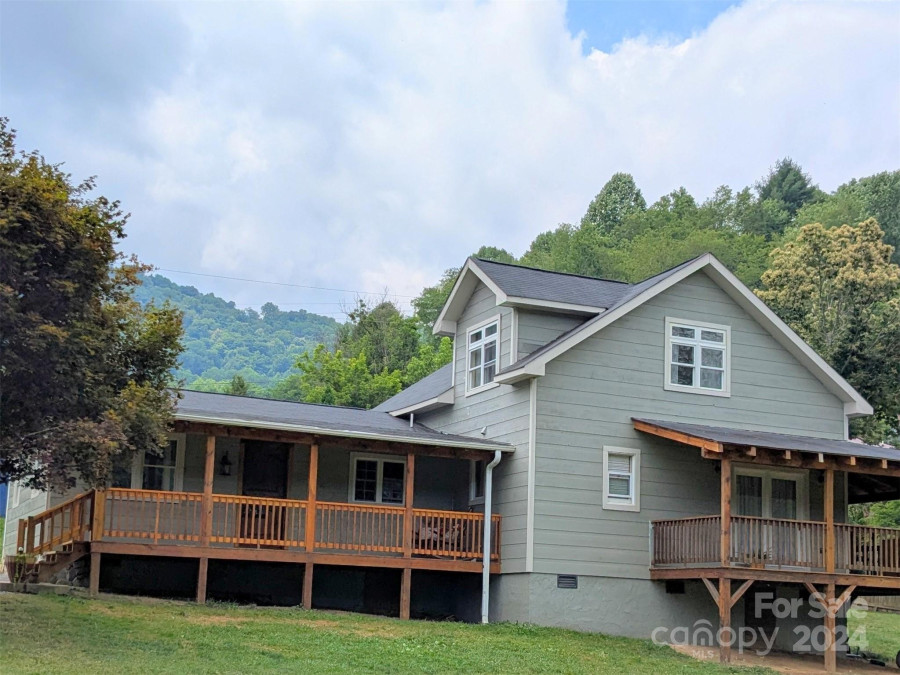 24 King Rd Waynesville, NC 28786