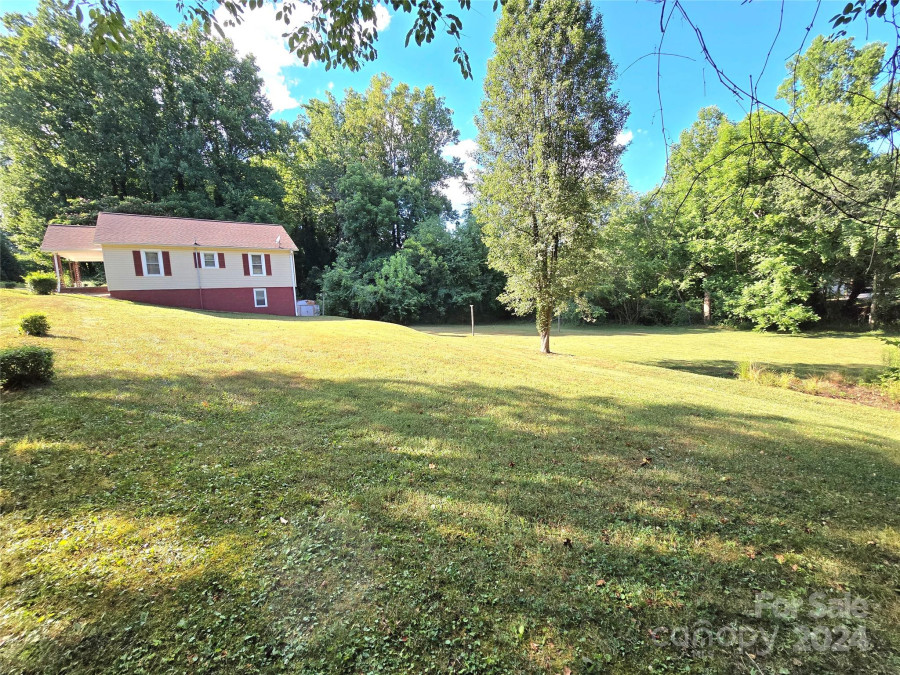 219 Allen St Morganton, NC 28655