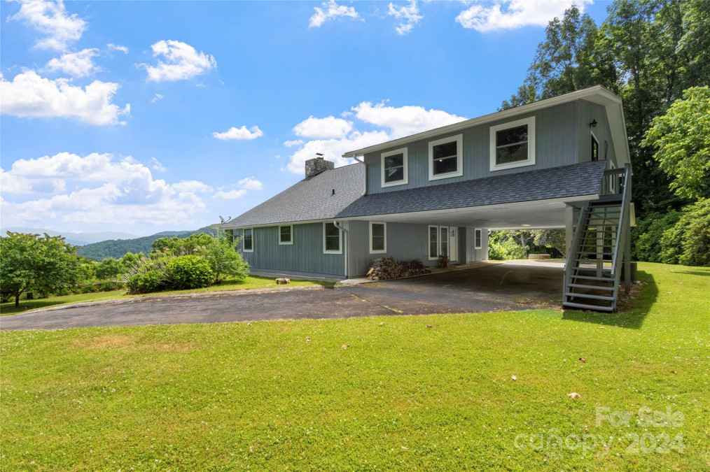 891 Moonshine Mountain Rd Burnsville, NC 28714