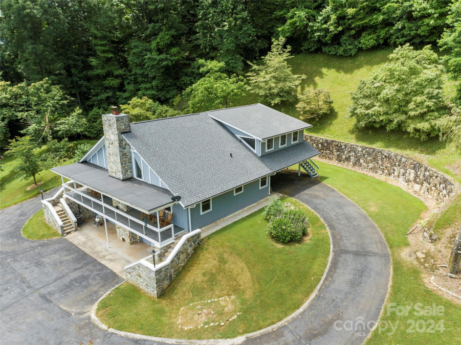 891 Moonshine Mountain Rd Burnsville, NC 28714