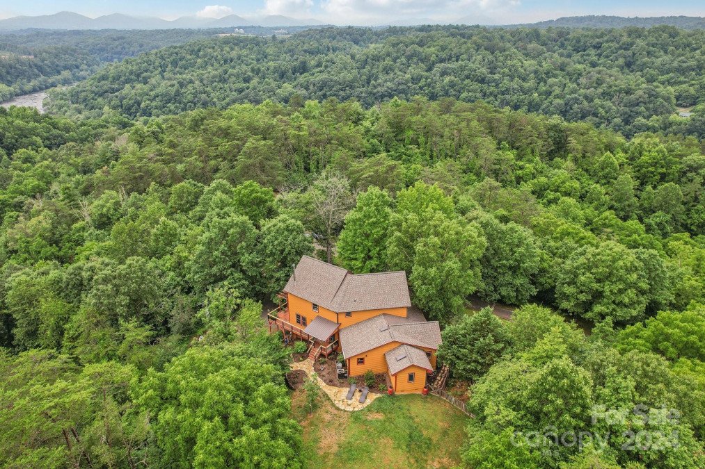 15 Mountain Tea Ln Alexander, NC 28701