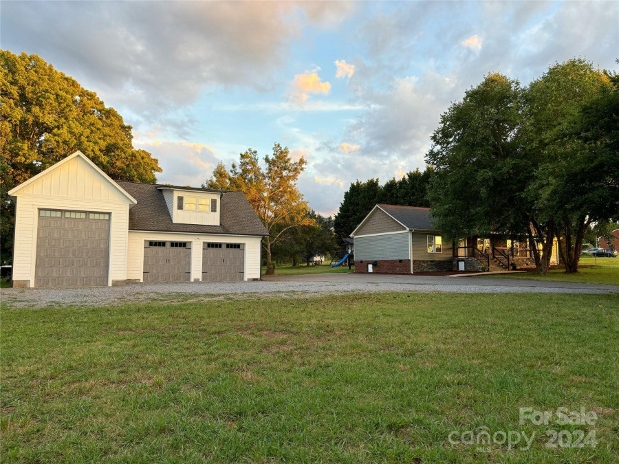 1513 Lewis Farm Rd Kings Mountain, NC 28086