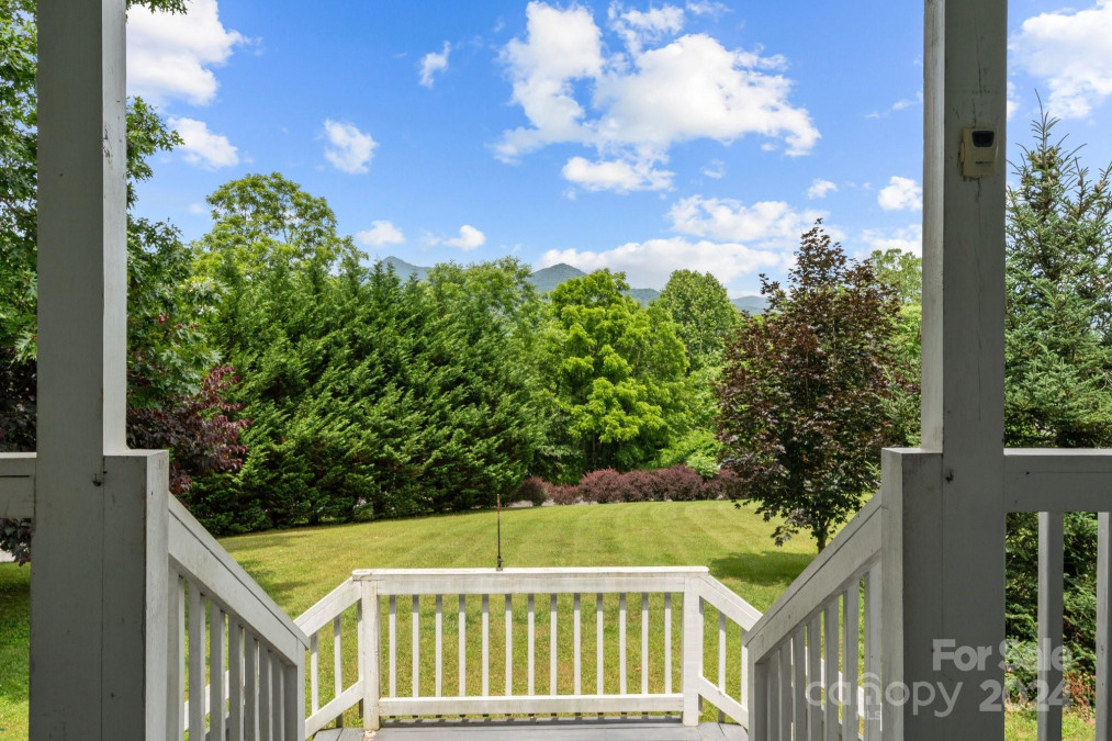 30 Callie Ln Waynesville, NC 28785