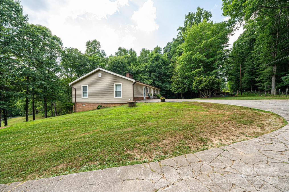 406 Georgetown Rd Lenoir, NC 28645