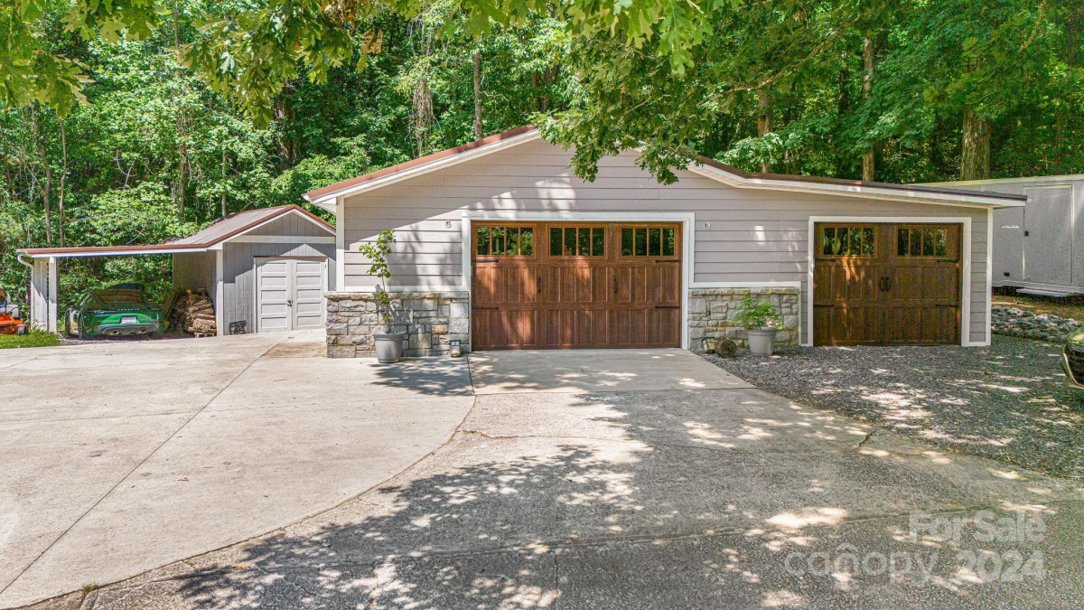 30 Devereux Ln Asheville, NC 28803