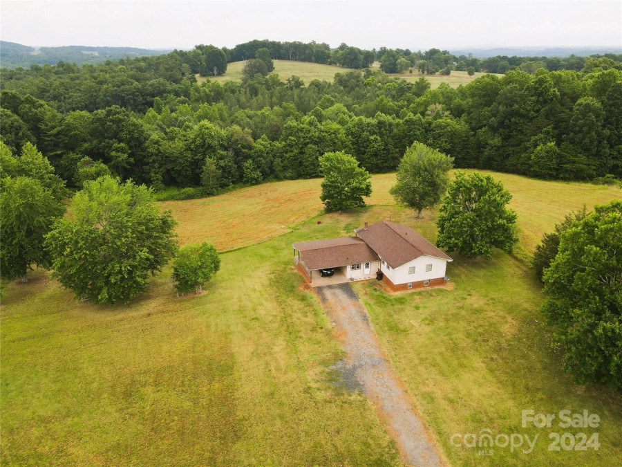 4967 Rhoney Rd Connelly Springs, NC 28612