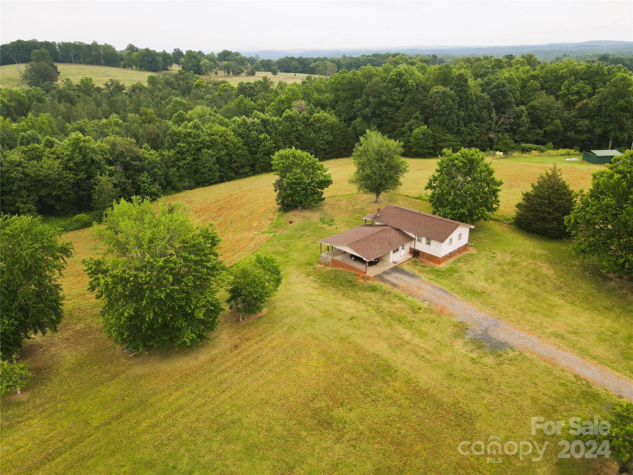 4967 Rhoney Rd Connelly Springs, NC 28612